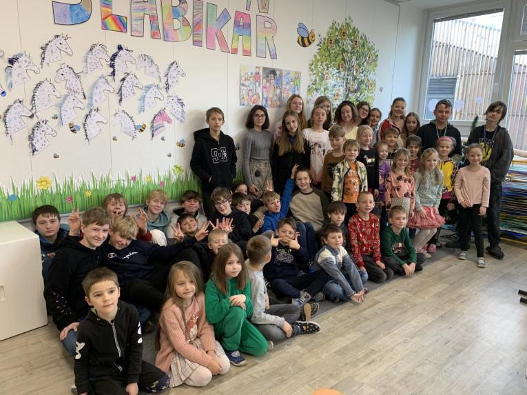 1.&nbsp;B a&nbsp;7. B LEGO